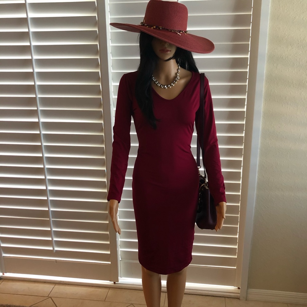 Burgundy tight dress size Medium.